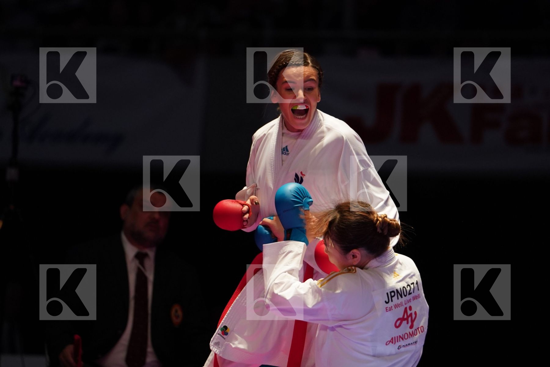 GARCIA NANCY (FRANCE) VS UEKUSA AYUMI (JAPAN) in Senior Kumite 68+ Kg - Gold bout