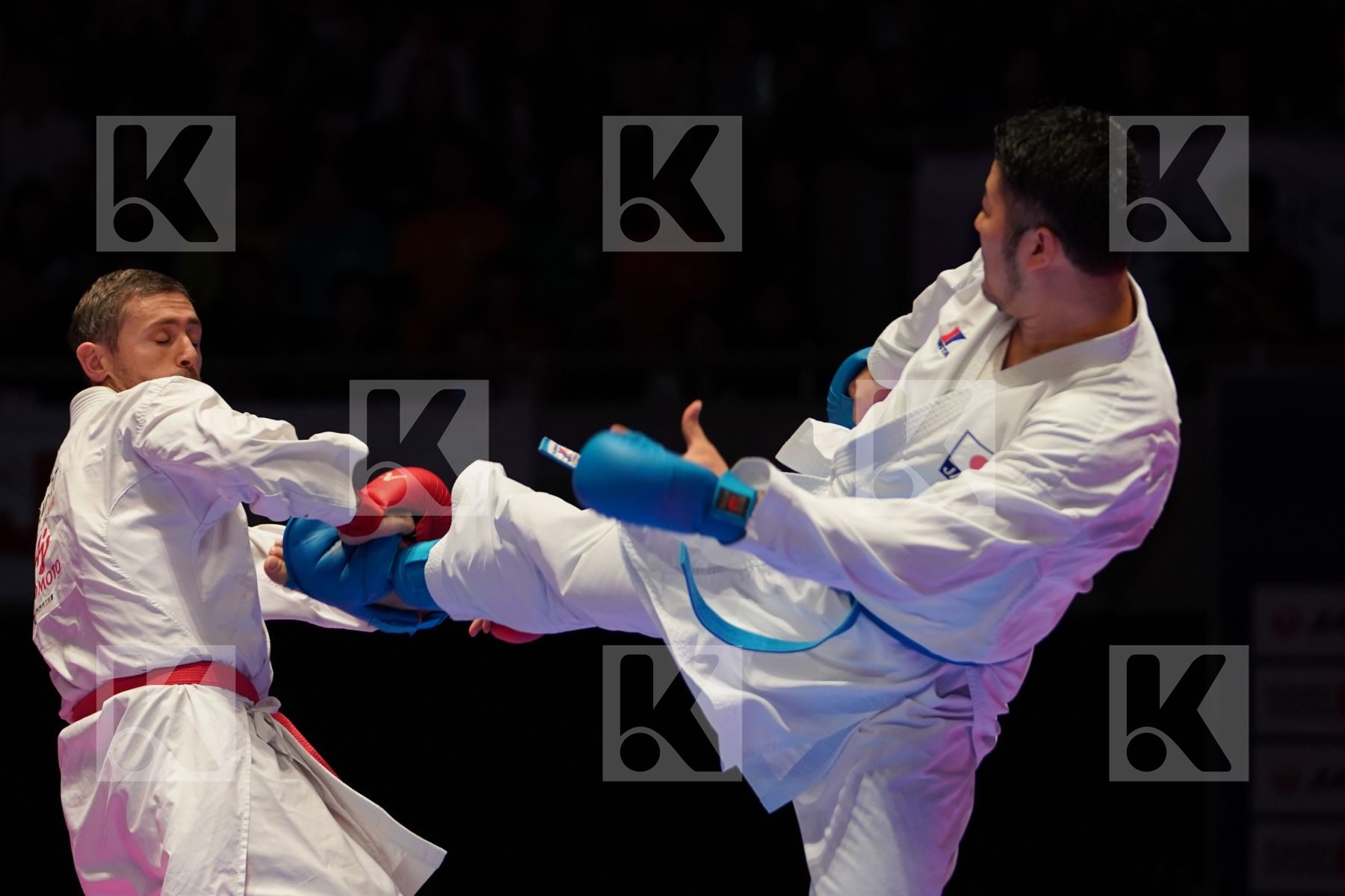 ARKANIA GOGITALY (GEORGIA) VS KAGAWA HIDEYOSHI (JAPAN) in Senior Kumite 84+ Kg - Gold bout
