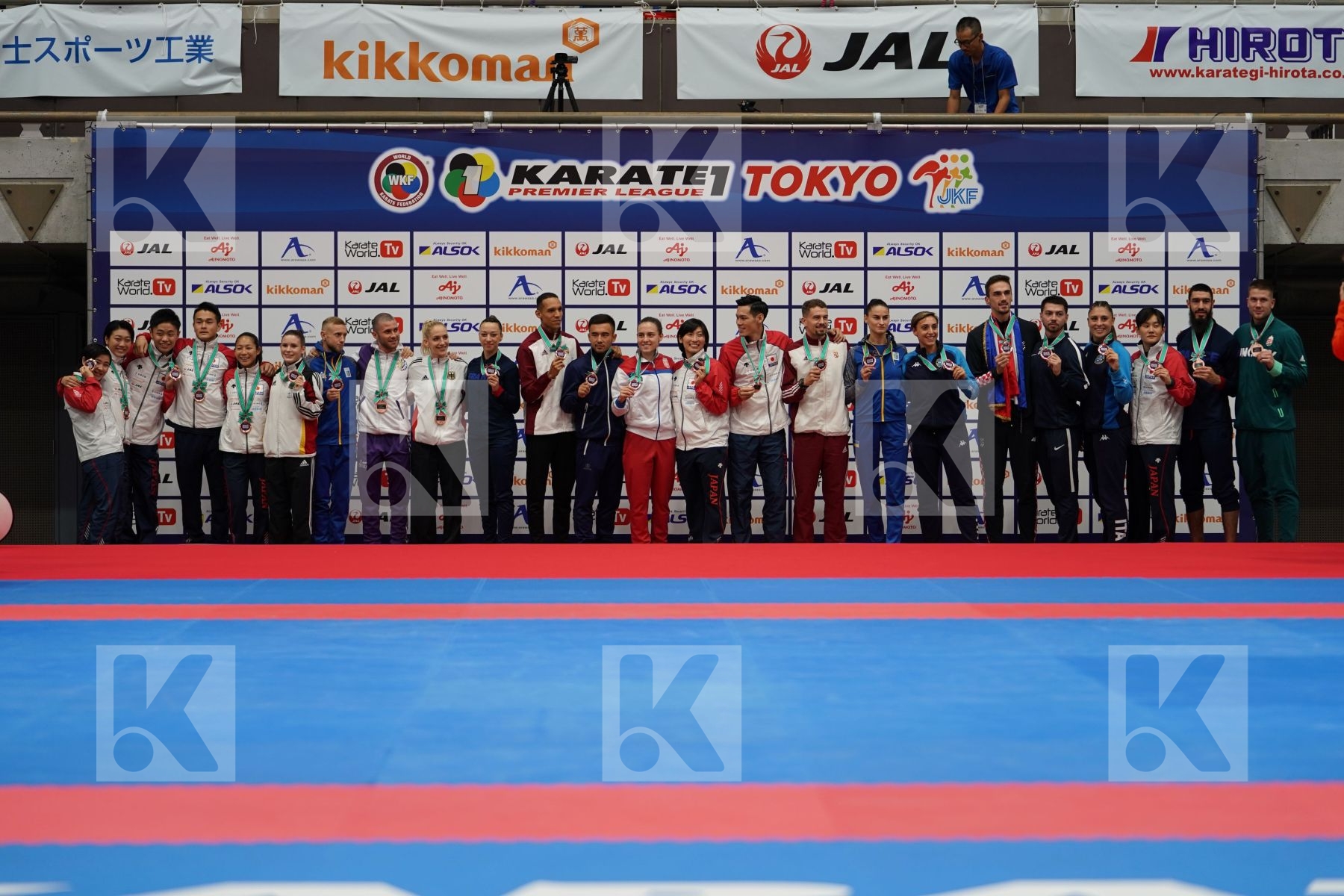 Bronze medalists - podium ceremony