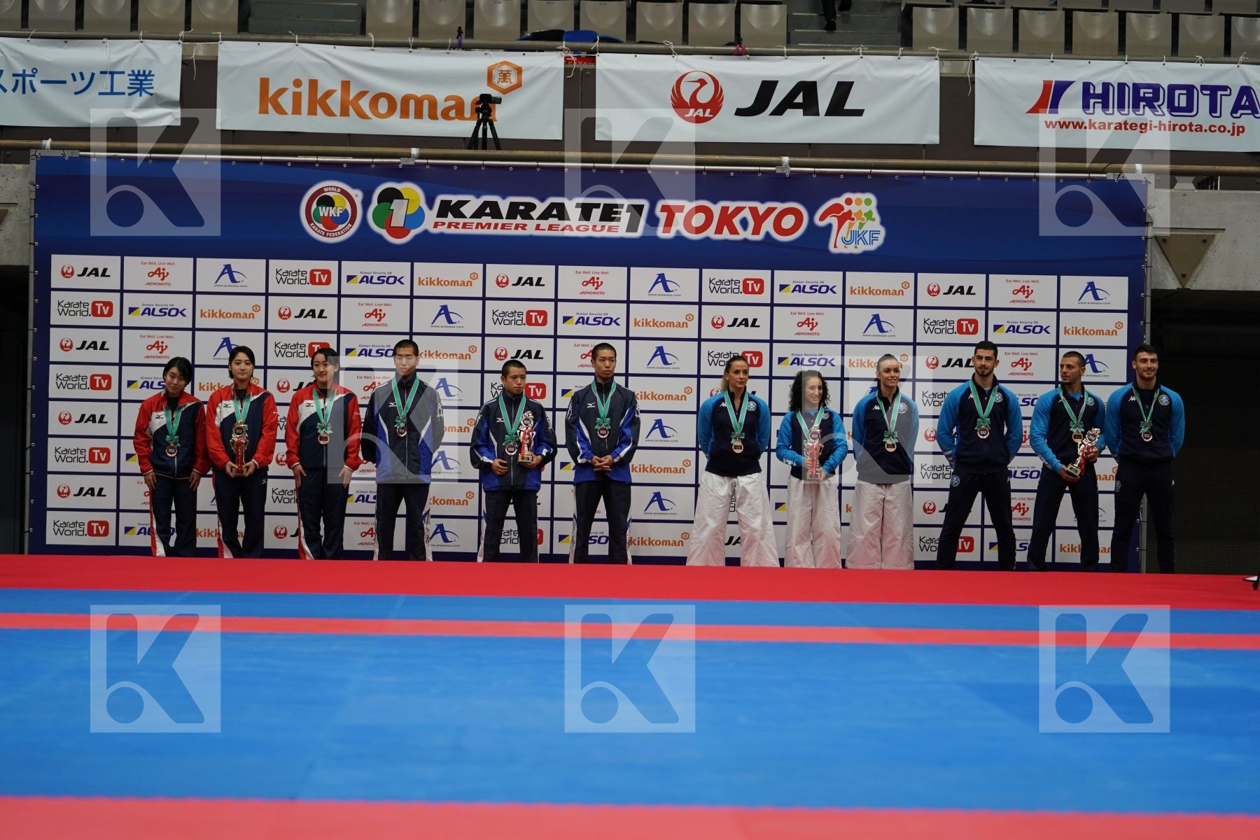 Bronze medalists kata team - podium ceremony