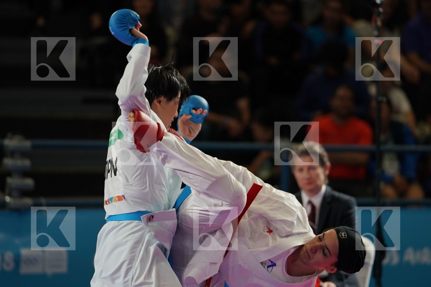 NEGIN ALTOONI (IRAN) vs SAKURA SAWASHIMA (JAPAN) in Junior Kumite Female 59+ Kg - Qualification