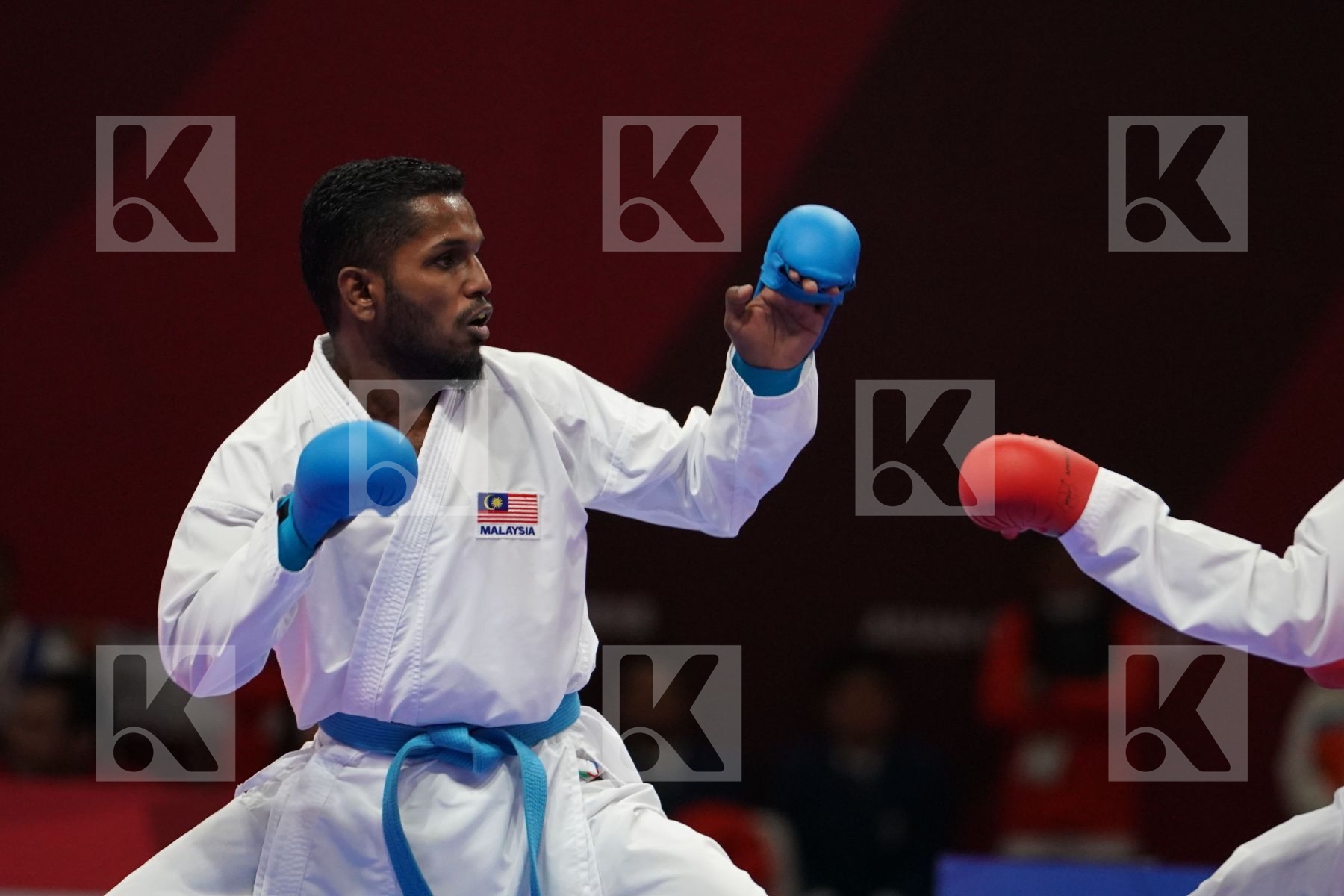 RIFKI ARDIANSYAH ARROSYIID (INDONESIA) vs PREM KUMAR SELVAM (MALAYSIA) in Senior Kumite -60 Kg - Qualification
