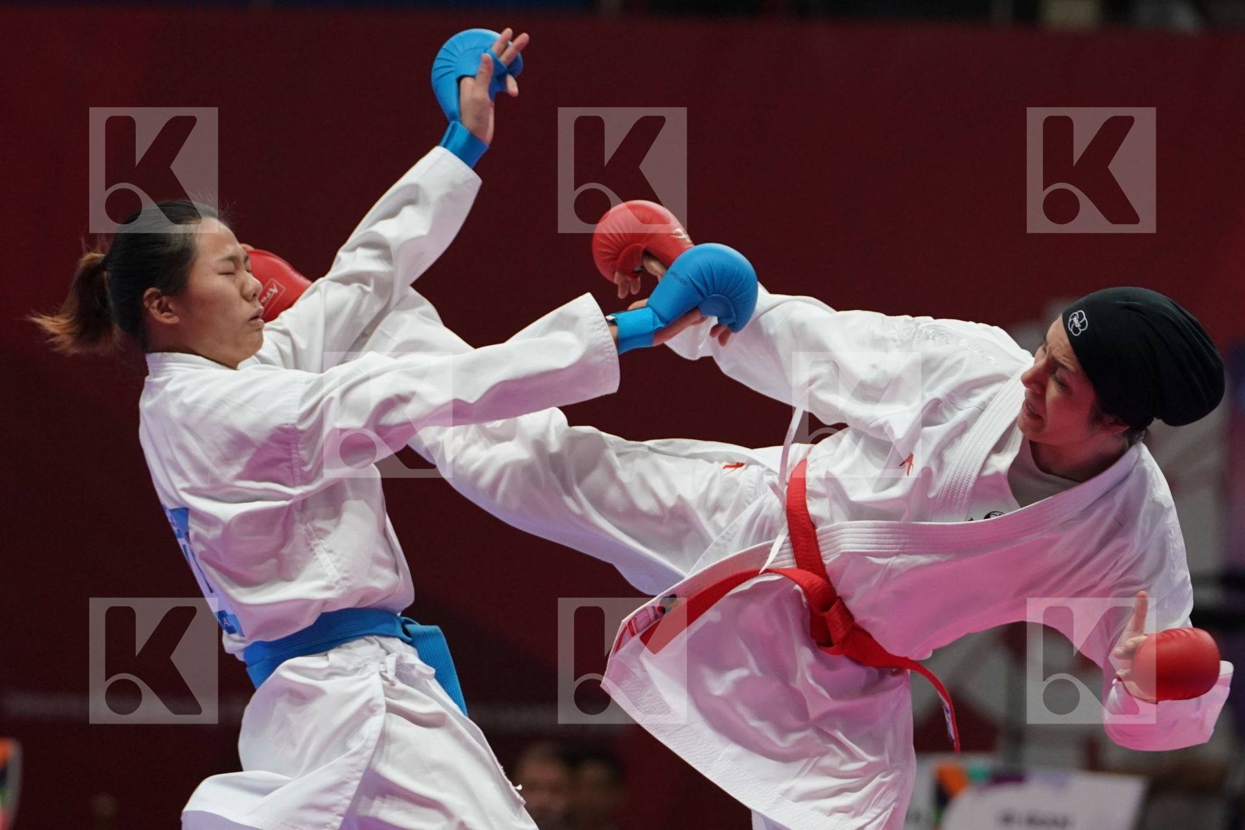 PEGAH ZANGENEHKARKOOTI (ISLAMIC REPUBLIC OF IRAN) vs THI NGOAN NGUYEN (VIETNAM) in Senior Kumite Ð 68 Kg - Bronze